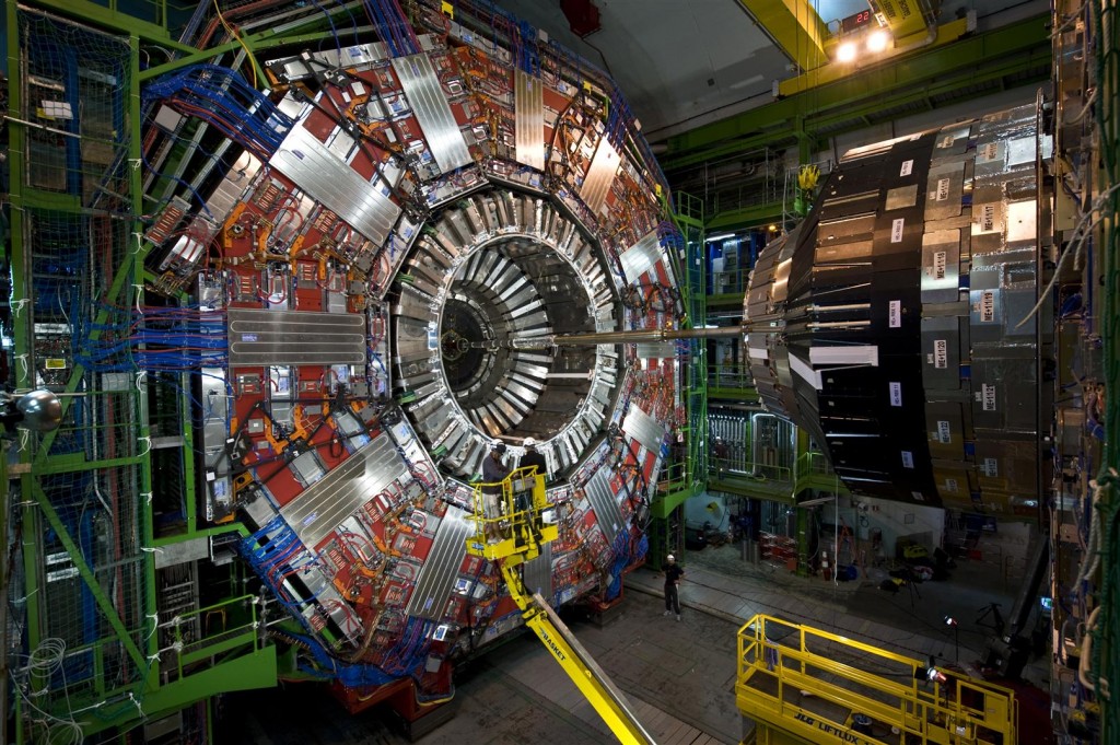 0808022_10-A4-at-144-dpi-1024x681 Детекторите на LHC