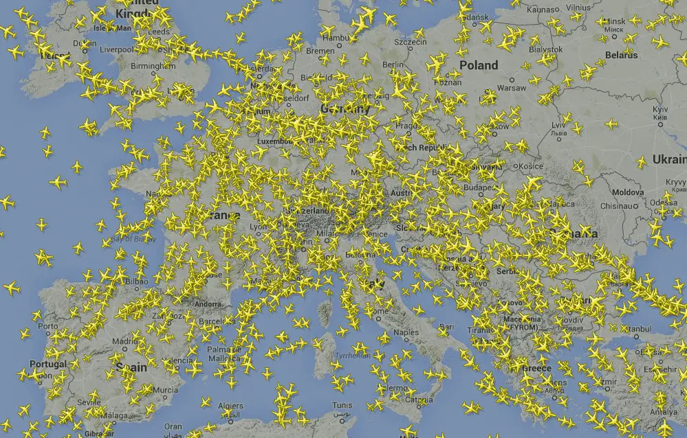 flightradar24.com-over-europe Конспирацията кемтрейлс